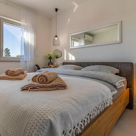 Veluana 2 Apartment Pula